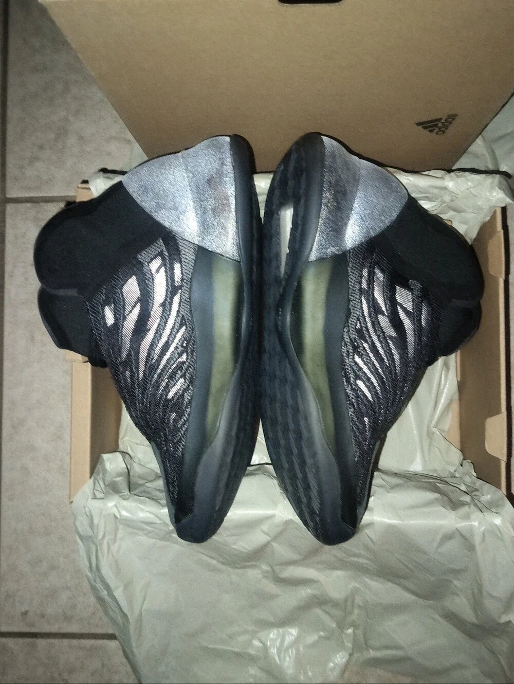 Adidas Yeezy QNTM Onyx Size 5M Black and Silver Slip-On Knit Sneakers Brand New